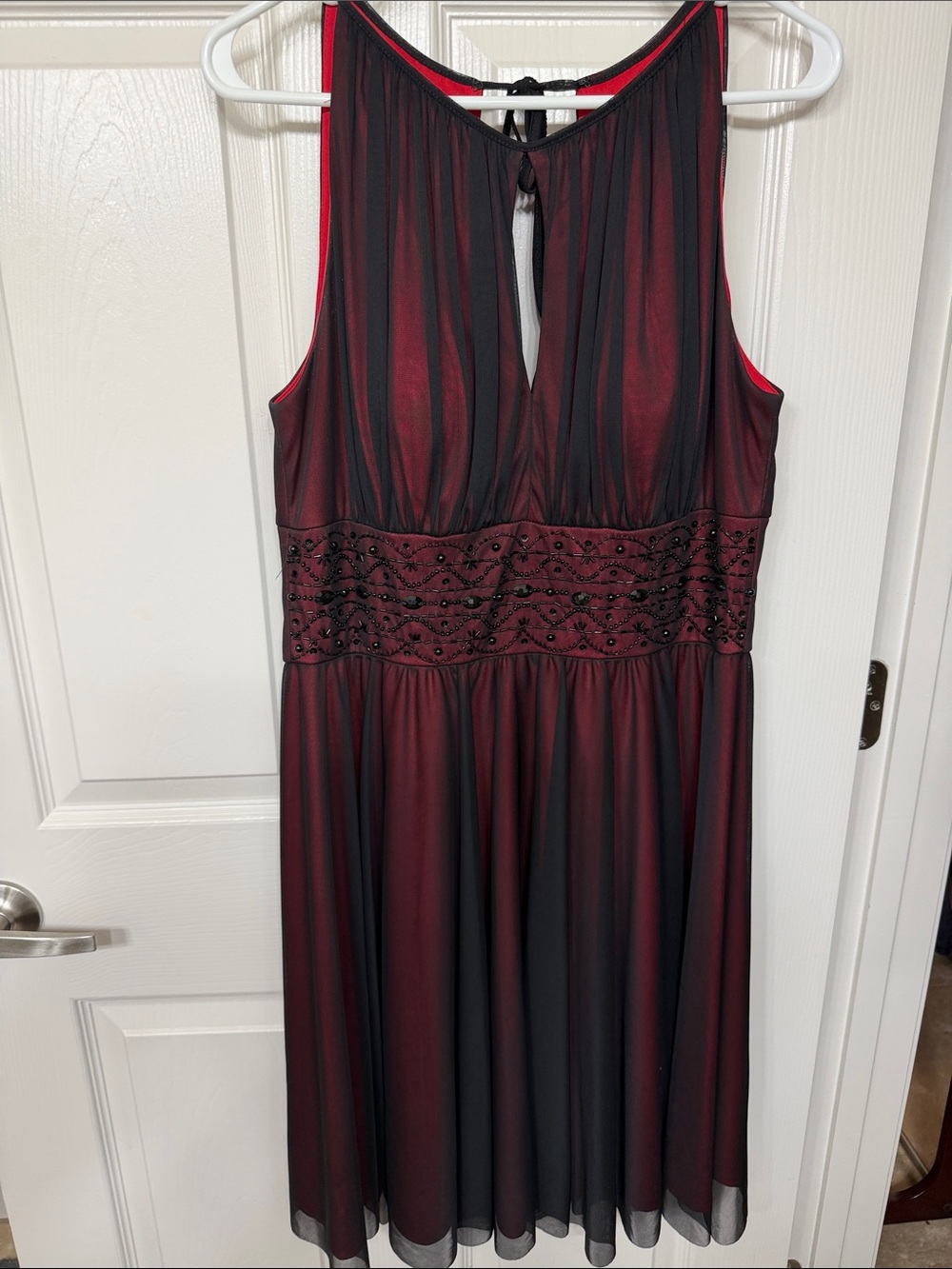 Sleeveless Red and Black Beaded Waist Evening Dress